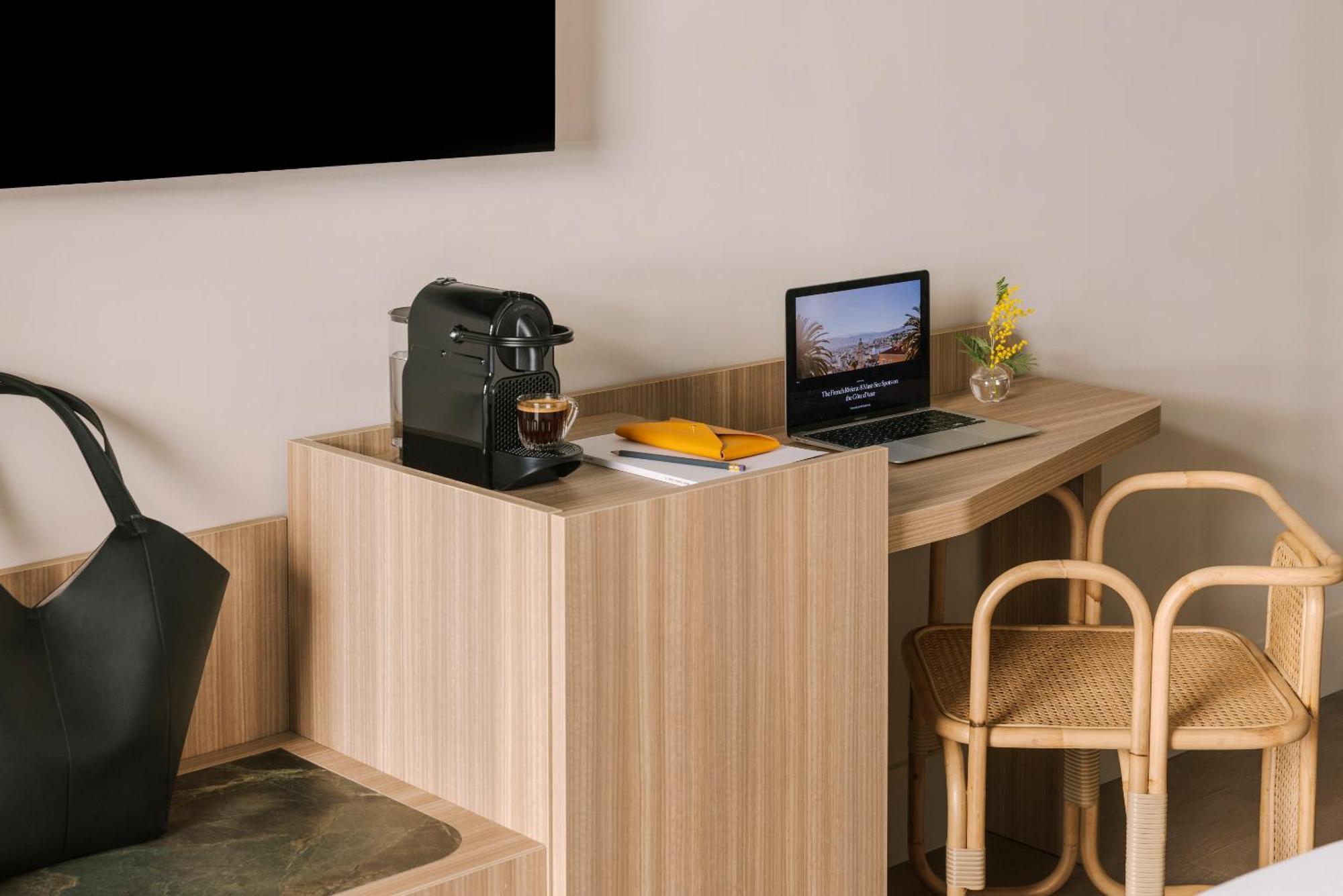 Yelo Mozart Powered By Sonder Nice Quarto foto